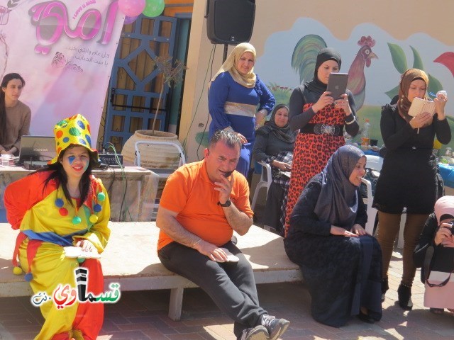 كفرقاسم – فيديو: بساتين الامل, السلام , والمحبة تحتفل بعيد الام على انغام عمو انس وجوقته ..